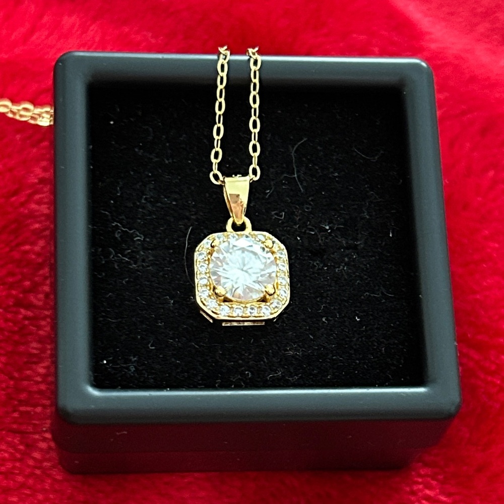 Luxury Moissanite Diamond Gold square halo‎ Pendant Necklace